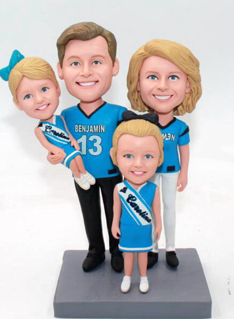 Family bobbleheads cake topper - Click Image to Close