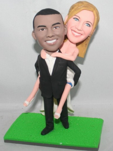 Custom Wedding Bobbleheads groom carrying bride - Click Image to Close