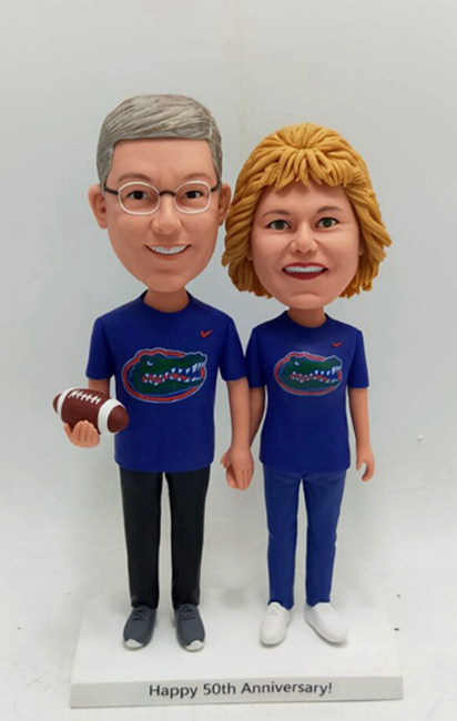 Custom bobbleheads for couple- football themed - Click Image to Close