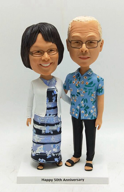 Custom bobbleheads-present for parents - Click Image to Close
