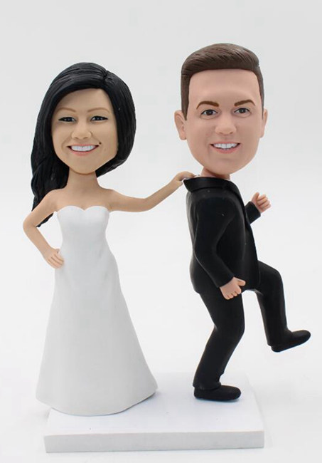 Bride and groom bobbleheads - Click Image to Close