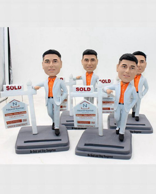 Personalized bobbleheads - Realtor - Click Image to Close